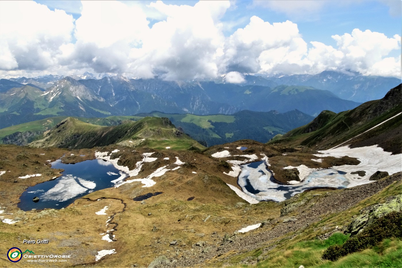 76 Vista sui Laghetti di Ponteranica.JPG